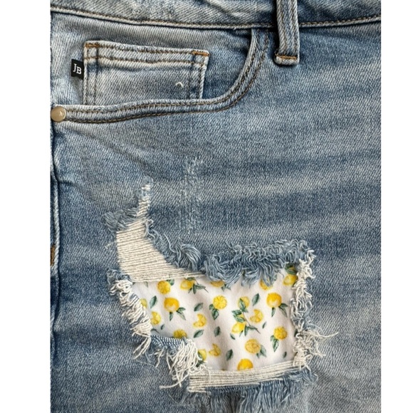 Judy Blue Lemon Drop Patch Jean Shorts Women's 3XL/22 Blue Denim Distressed - Picture 5 of 10